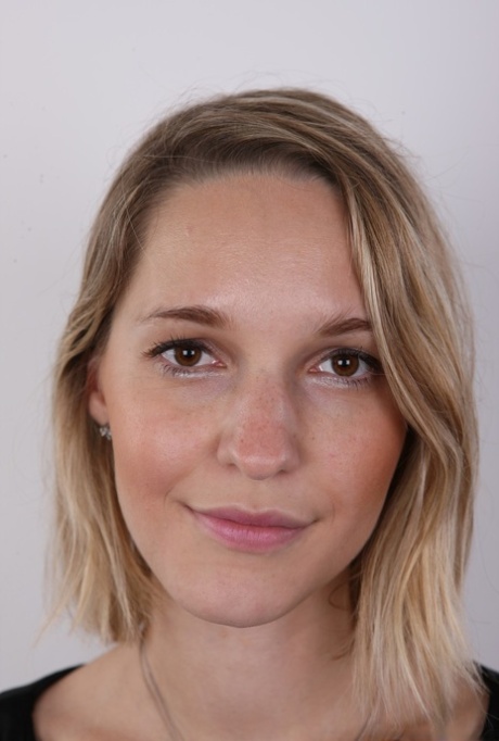 blond amatør kunst gallerier