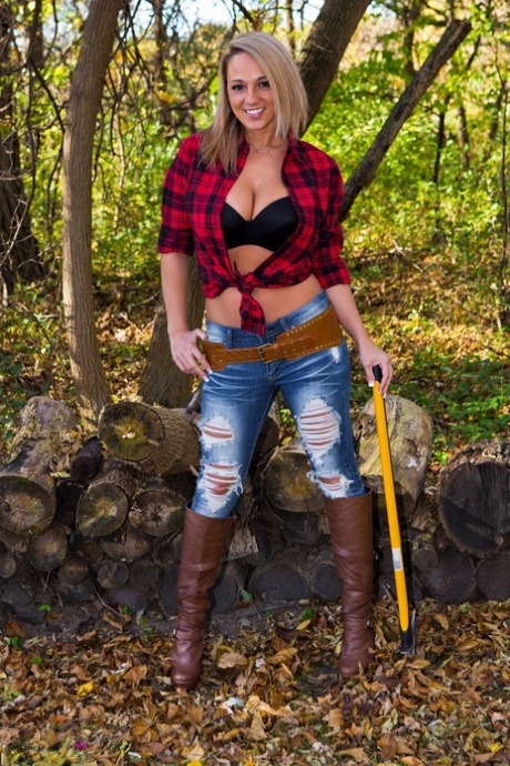 Nikki Sims pornstar pretty galleries