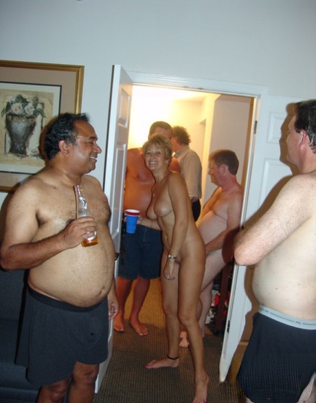 mamma gruppsex erotiskt hett bild