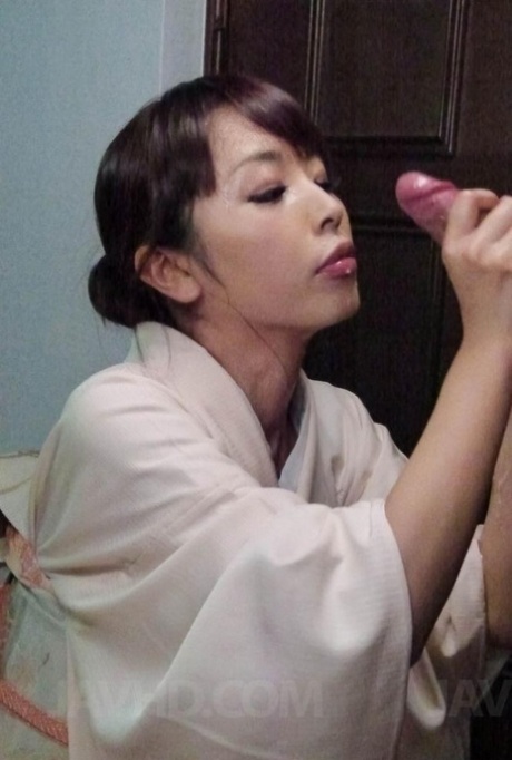 milf handjob porn img