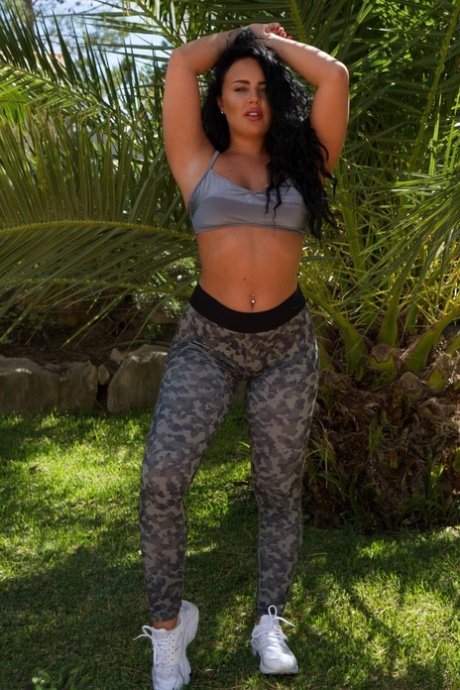 Olivia Paige top model pics