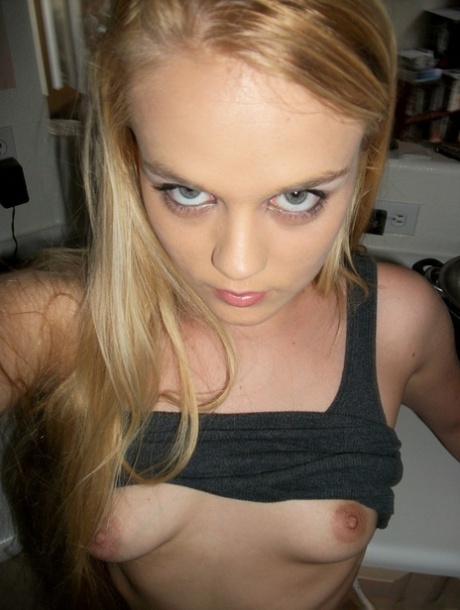 Bri Skies erotic pornstar photo