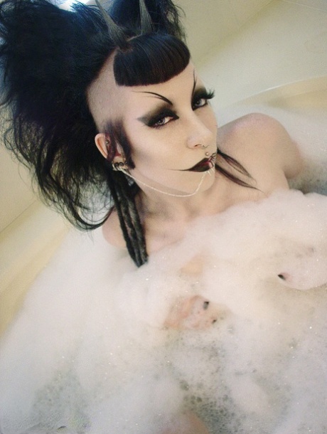 Razor Candi free model photos
