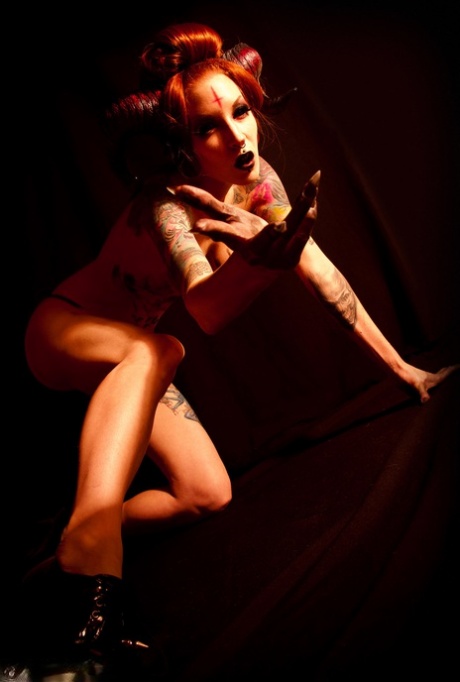 Razor Candi xxx actress photos