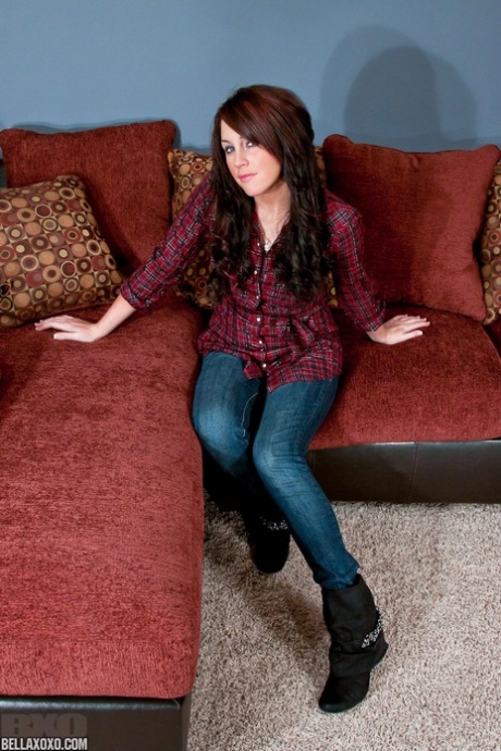 Nikki Anne nice actress photos