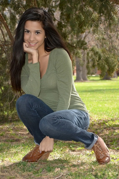 Bella Quinn art pornstar photos