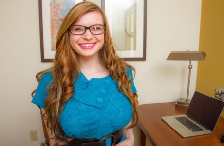 curvy blonde teen hot sexy img