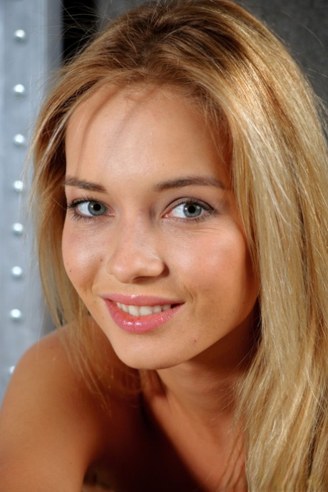 Delilah G star free pictures