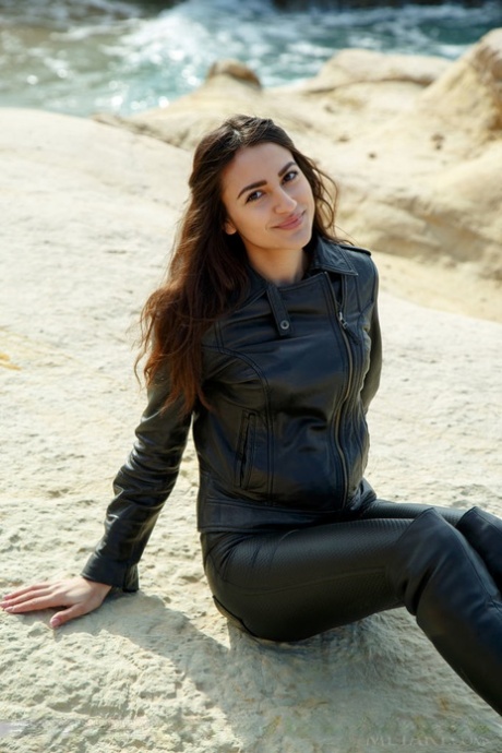 Cira Nerri nice actress photos