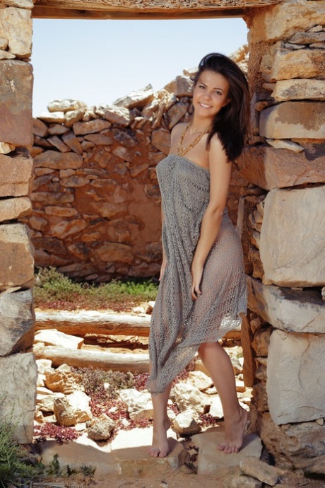Zelda Bee beautiful actress pics