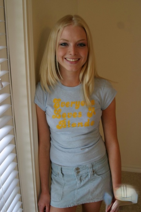 teen naked photo