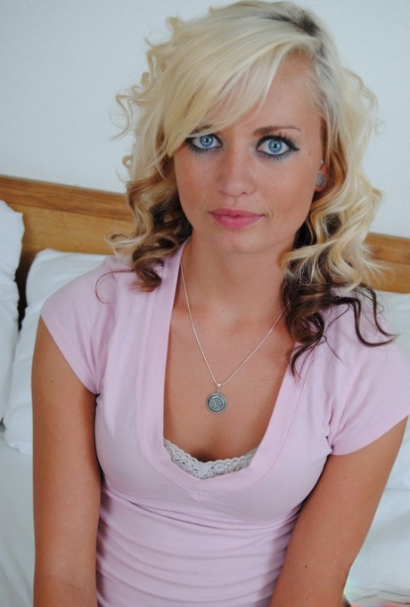 Codie Sweets model erotic img