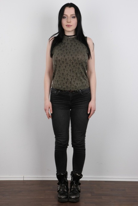 Quinn Lindemann model top photo