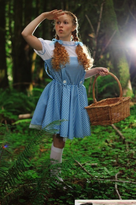 ティーンコスプレ 無料ポルノ 写真