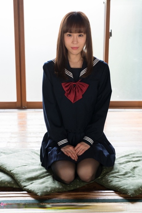 日本裙子 A片 照片