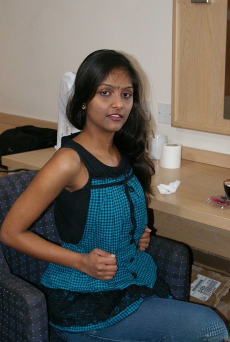 Divya Yogesh model nudes photos