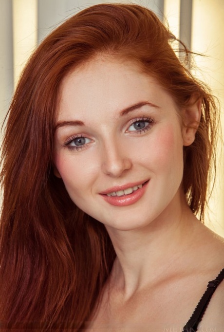 Leona Honey best actress gallery
