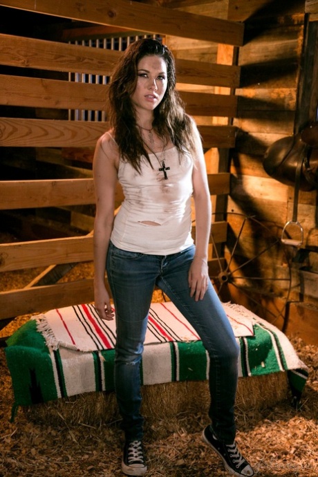 Shyla Jennings hot model image