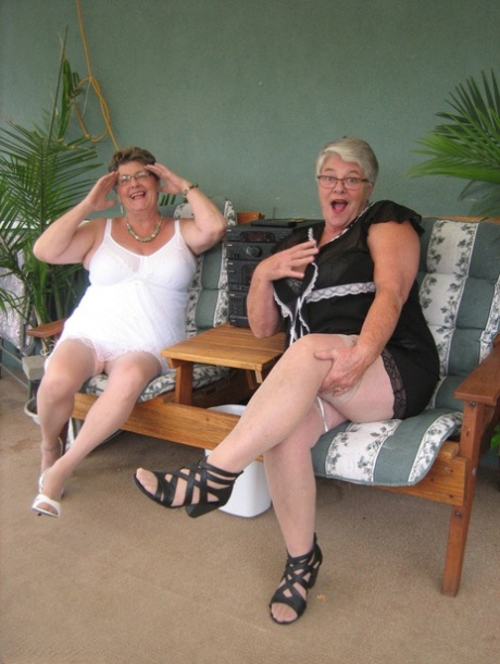 fat legs nudes pictures