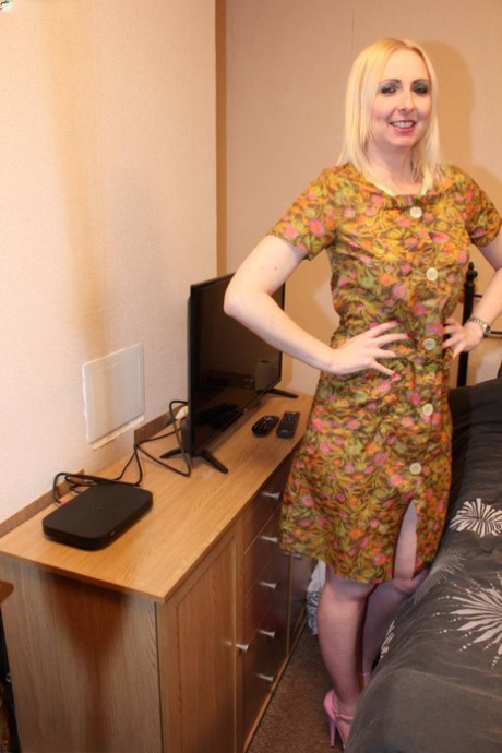 Tracey Lain art model photos