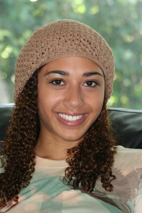 Mimi Allen model porn picture
