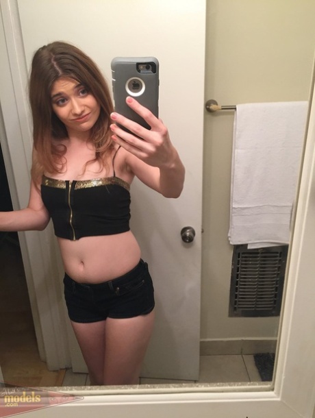 teenage-selfie porno img
