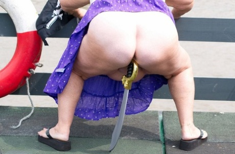 γιαγιά Upskirt Γυμνό Εικόνα