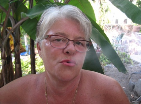 mormors ansikte sexiga nakenbilder arkiv