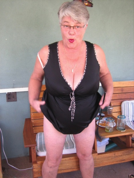 de rodillas xxx desnudo foto