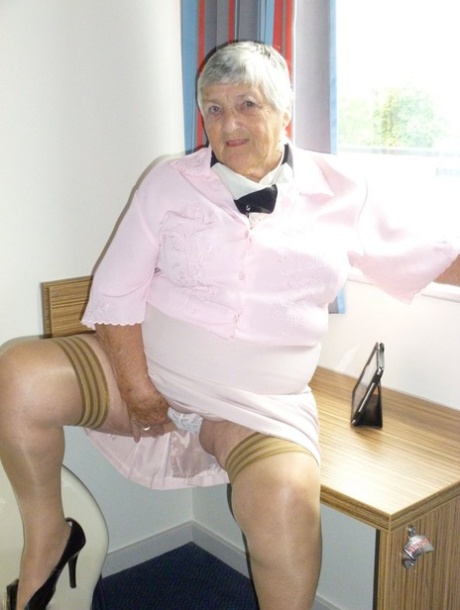 babcia pod spódnicą gorący seks obrazy
