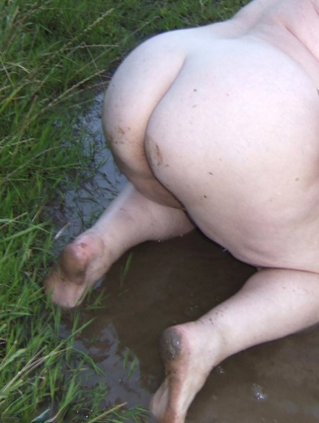 nonna chinata nudo esclusivo collezione