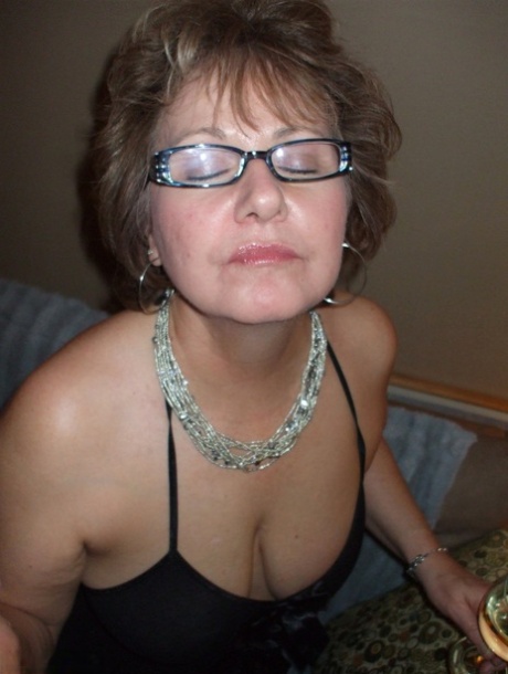 Busty Bliss pornstar adult pics