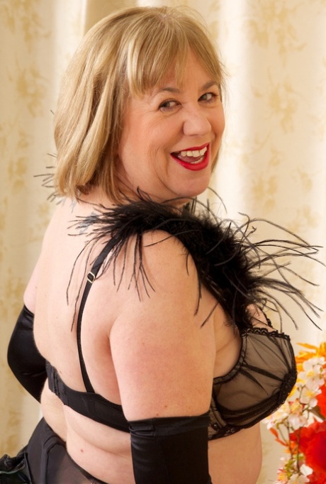 Speedy Bee adult star galleries