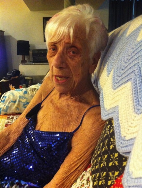 abuela muy vieja caliente mejor imagen