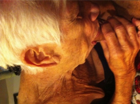 bestemor suger kuk perfekt erotikk foto