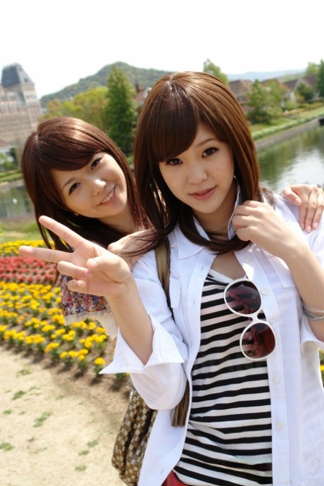 lesbienne japonaise belle érotique img