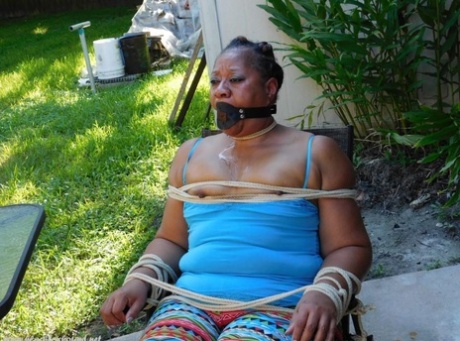 bdsm đen xxx lưu trữ