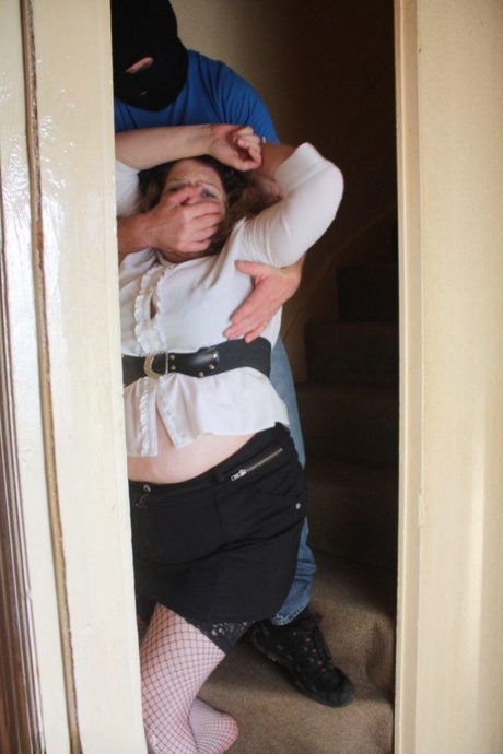 bucmasto vezivanje porno fotografije