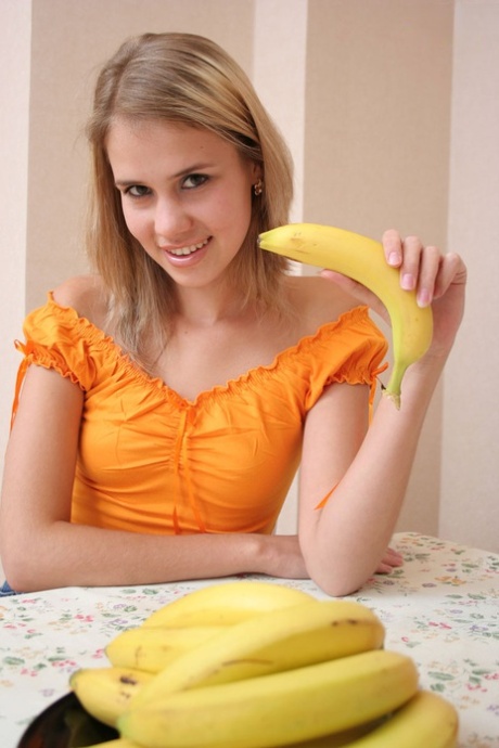 skinny dildo free nude gallery