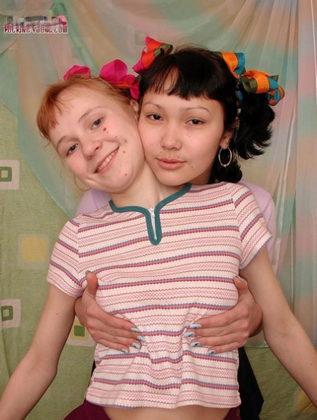 teen lesbian sexy gallery
