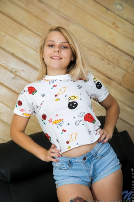 Skylar Valentine top model picture
