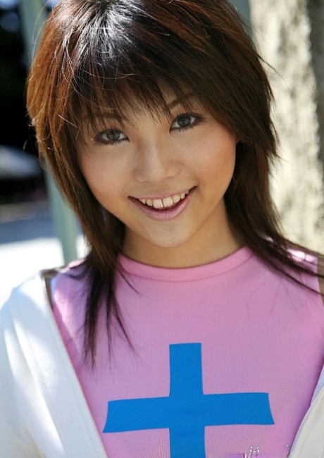 Azumi Harusaki model free pic