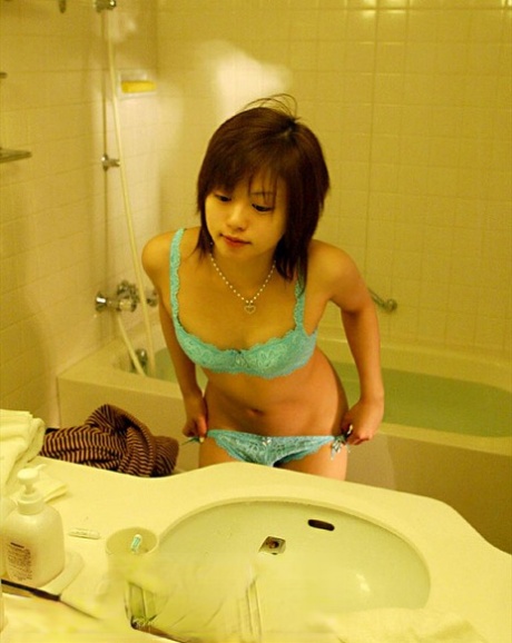 güzel yüz seksi çıplak resim