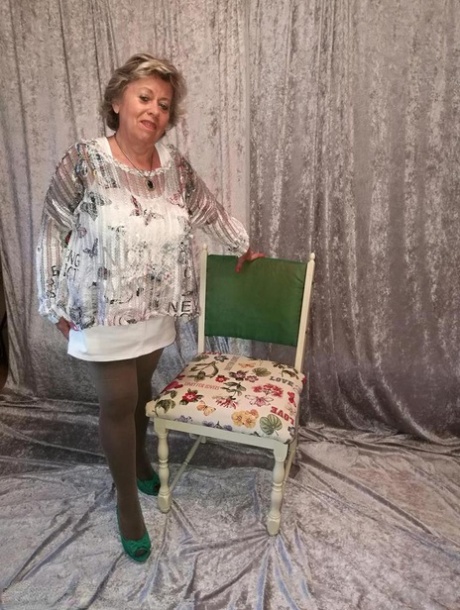 bestemor strømpebukse kunst img