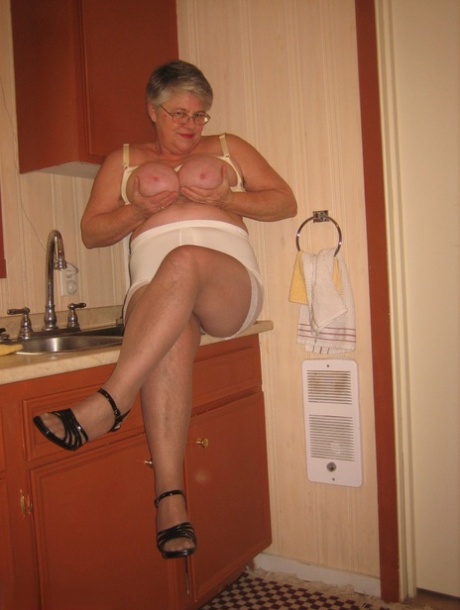 granny pantyhose porno gallery