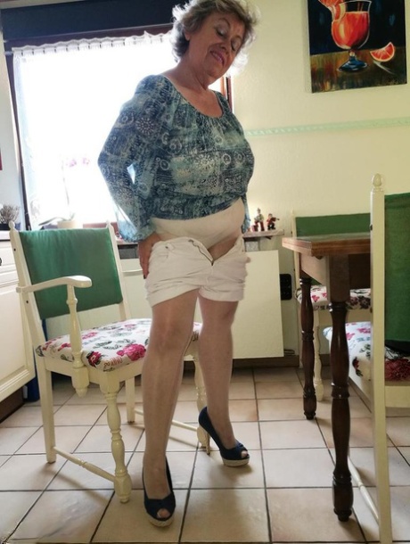 Oma Höschen hübsche xxx bild