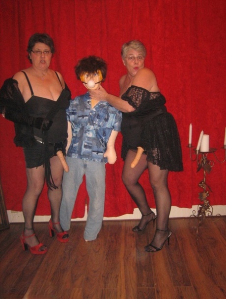 Oma Strumpfhosen kunst akt fotos