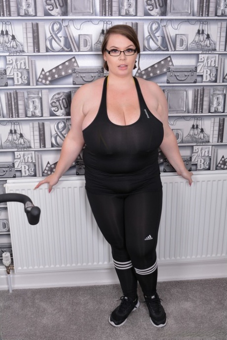Georgina Gee pornstar nude pics