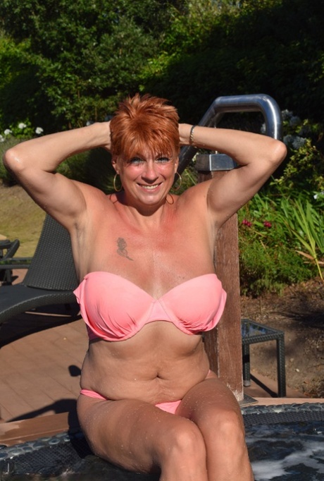 bikini de abuela caliente exclusivo fotos