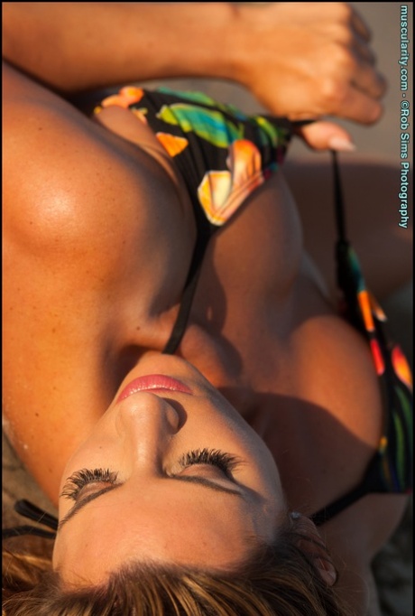 fitness u bikiniju besplatni xxx slika